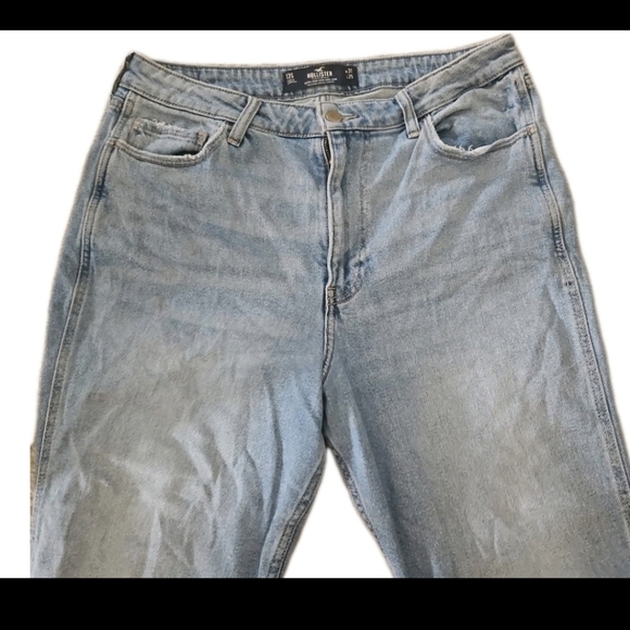 Hollister Womens Ultra High Rise Light Wash Mom Jean 13S/ 31 - Picture 7 of 15
